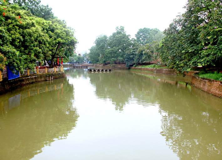Công trình cải tạo môi trường Hào Thành cổ, thị xã Sơn Tây - công trình được gắn biển kỷ niệm 1000 năm Thăng Long - Hà Nội